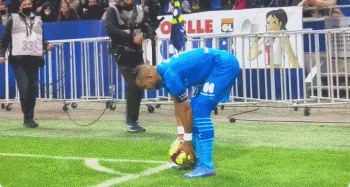 迪马：普利希奇病情好转，已前往都灵与球队会合