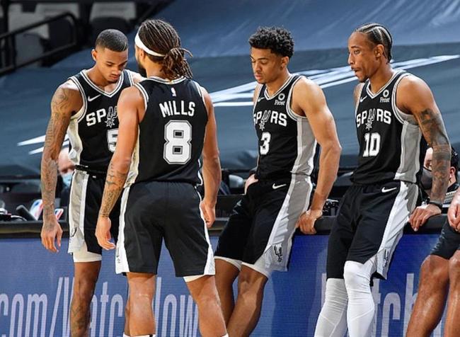 哈曼专栏：斯洛特的日子已经不多，相信利物浦已与克洛普接触（哈曼专栏：斯洛特帅位岌岌可危，利物浦或已与克洛普取得联系）