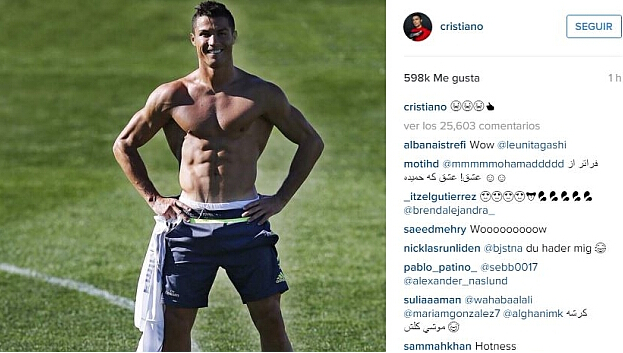 特朗普获“国际足联和平奖”，笑得合不拢嘴，称：“这无疑是我人生中至高的荣誉之一”（特朗普获颁“国际足联和平奖”，笑逐颜开：称此为其人生至高荣誉之一）