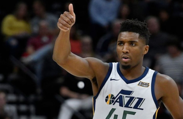 阿方索-戴维斯：复出的感觉太棒了，我满脸笑容（阿方索-戴维斯：重返赛场太爽了，脸上挂满笑容）