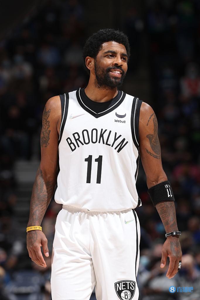 阿齐兹：太早丢球让局面困难，感谢远征球迷下雨还支持我们（阿齐兹：早失球使局势被动，感谢冒雨远征的球迷支持）