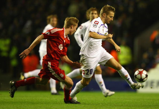 鲁尼：萨拉赫在摧毁自己在利物浦的传奇地位，做法完全错误（鲁尼：萨拉赫此举正毁掉他在利物浦的传奇地位，完全不该）