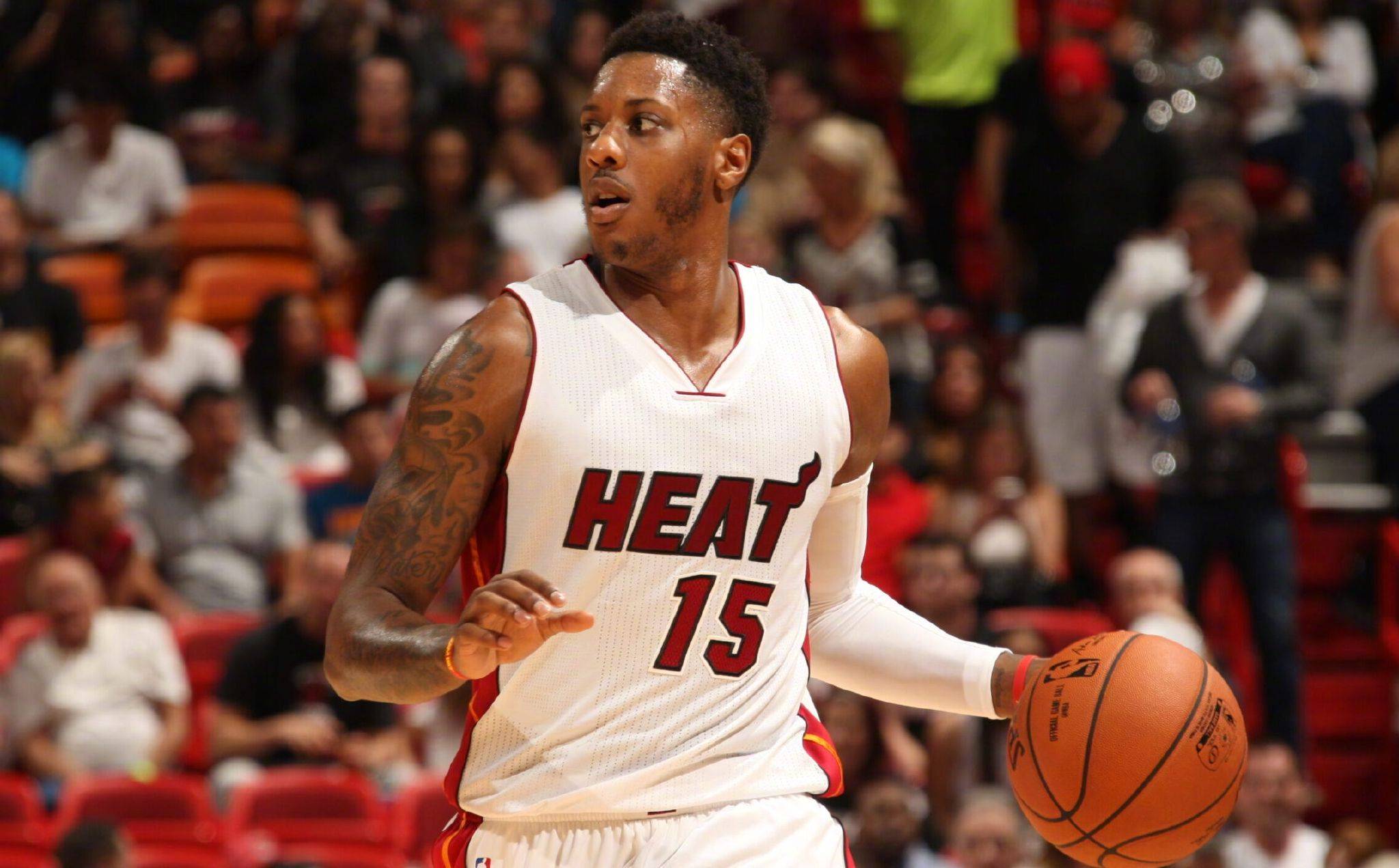 罗马诺：奥罗斯科即将加盟曼联，球员正启程前往英格兰（罗马诺称：奥罗斯科将签约曼联，已启程前往英格兰）