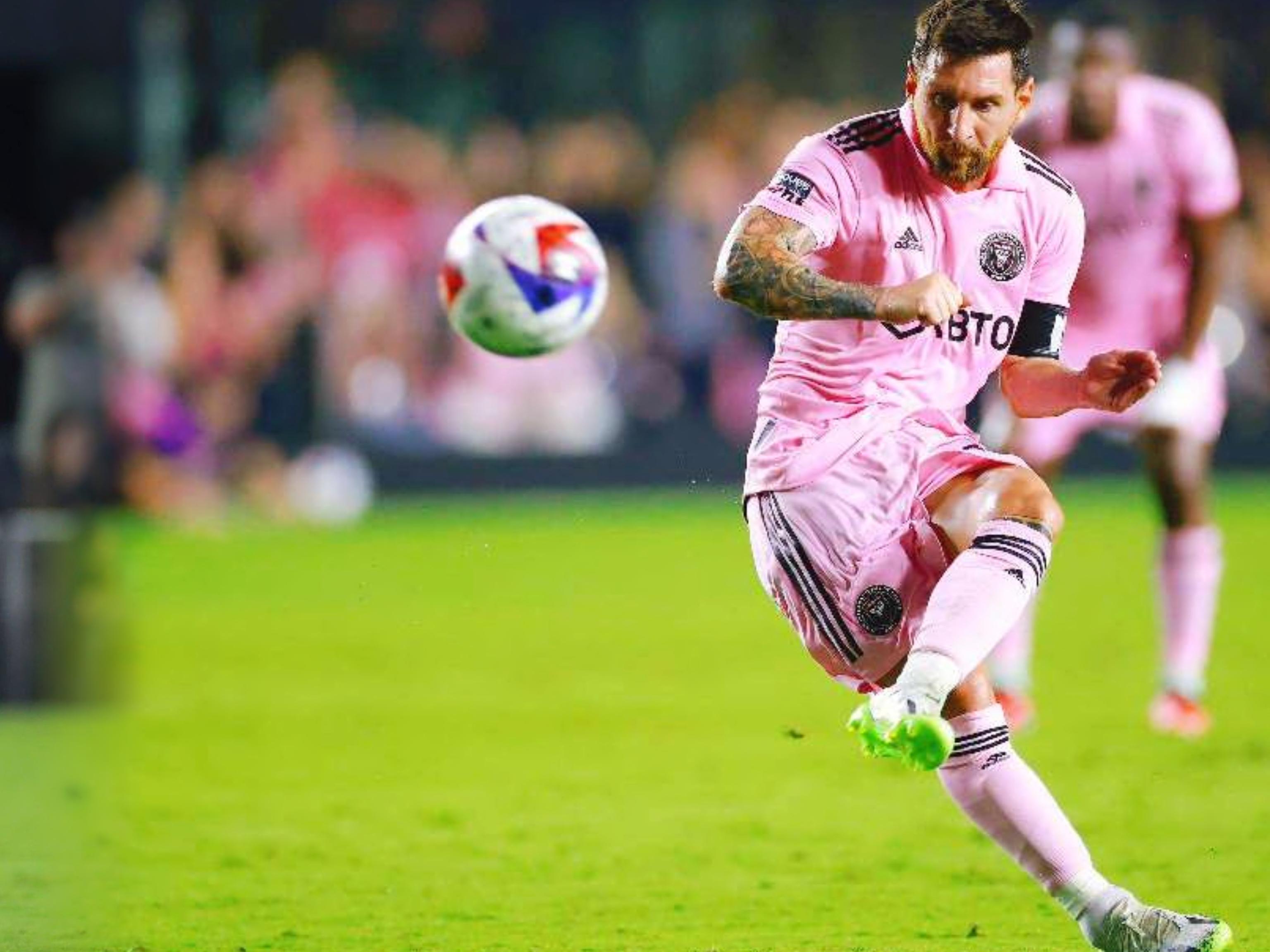 懂球帝12周年120大瞬间1／4决赛：德拜梅磊包揽，谁将杀出半区？（懂球帝12周年120大瞬间八强战：德拜梅磊包场，谁能突围半区？）