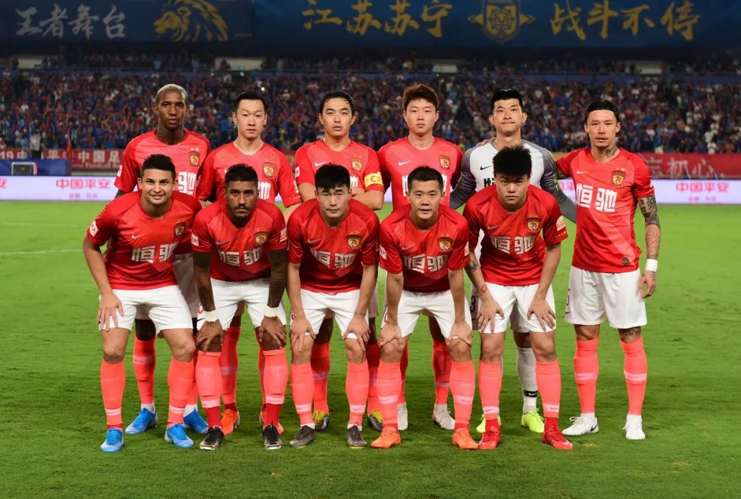 红牛集团CEO：克洛普现在无意重返教练席，他热爱现在的工作（红牛集团CEO：克洛普暂无执教复出计划，正享受现有工作）