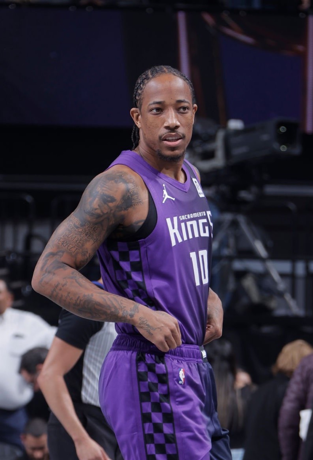 他以敏捷的 他以敏捷的